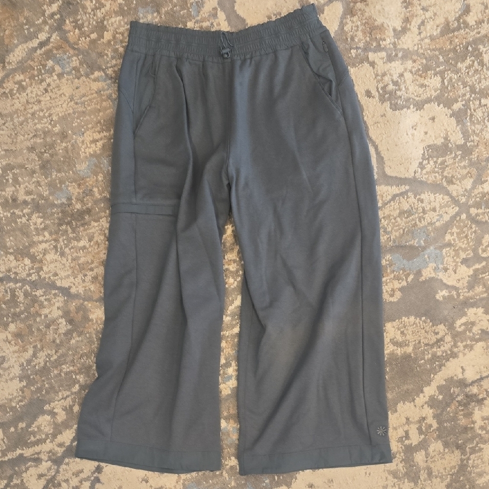 Athleta Triumph Hybrid Cropped Pants